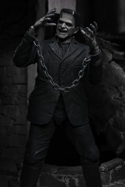 Universal Monsters - Ultimate Frankenstein's Monster (Black & White) Aksiyon Figürü