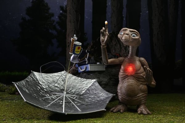 E.T. 40th Anniversary - Ultimate E.T. Deluxe Set (LED Işıklı)