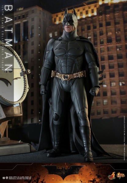 Batman Begins - Batman 1/6 Scale Koleksiyon Figürü