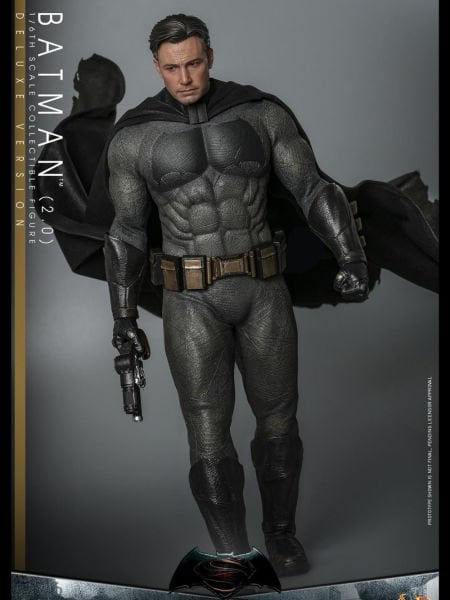 Batman v Superman: Dawn of Justice - Batman (2.0) Deluxe Version 1/6 Scale Koleksiyon Figürü