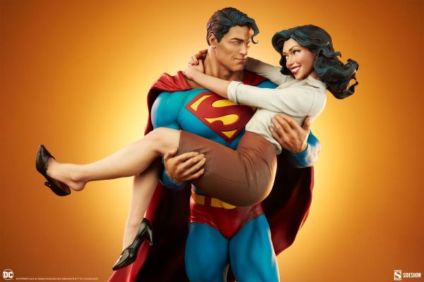 DC Comics - Superman and Lois Lane Diorama Limited Edition Heykel