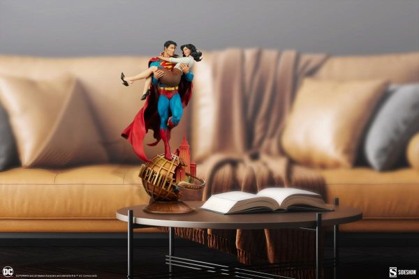 DC Comics - Superman and Lois Lane Diorama Limited Edition Heykel