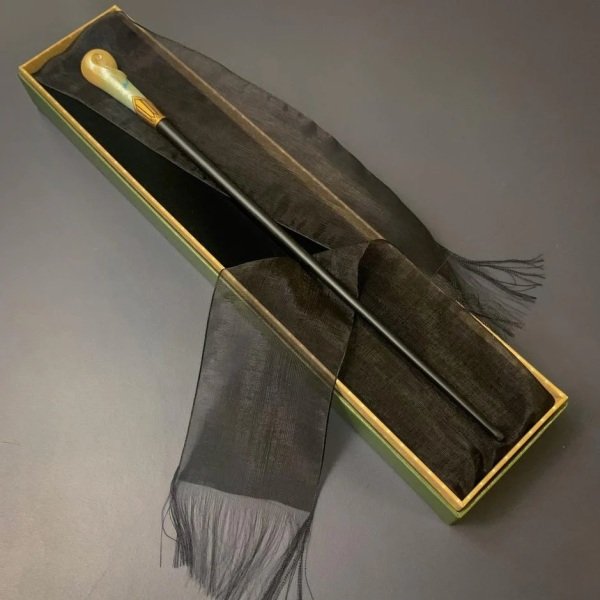 Fantastic Beasts Queenie Goldstein Wand in Collector’s Box (Asa)