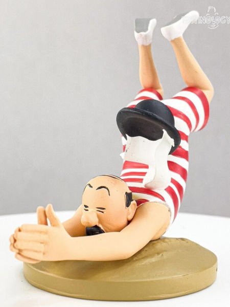 Tintin - Thompson in Swimsuit Heykel