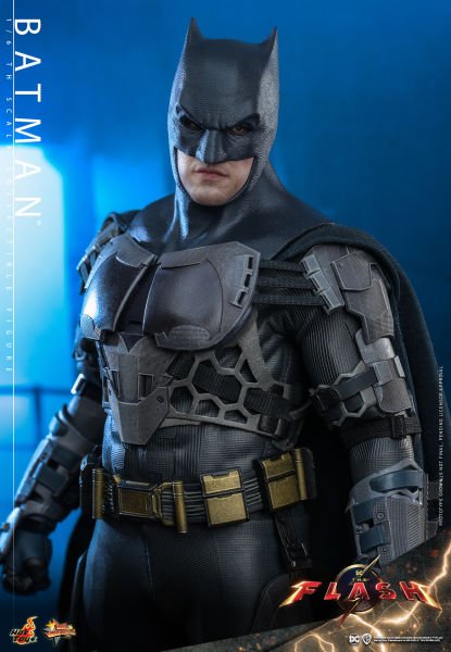 The Flash – Batman 1/6 Scale Koleksiyon Figürü