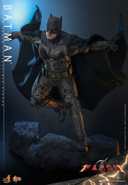 The Flash – Batman 1/6 Scale Koleksiyon Figürü