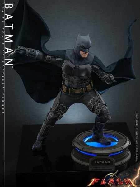 The Flash – Batman 1/6 Scale Koleksiyon Figürü