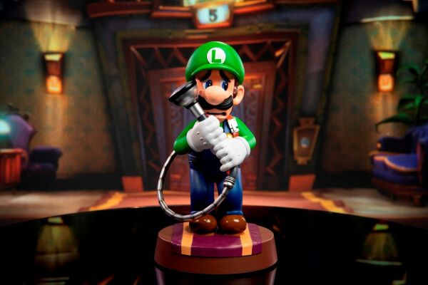 Luigi's Mansion 3 - Luigi PVC Painted Heykel