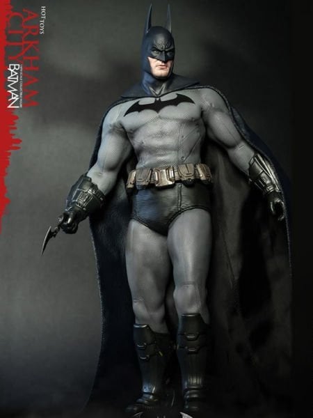 Batman: Arkham City - Batman 1/6 Scale Koleksiyon Figürü