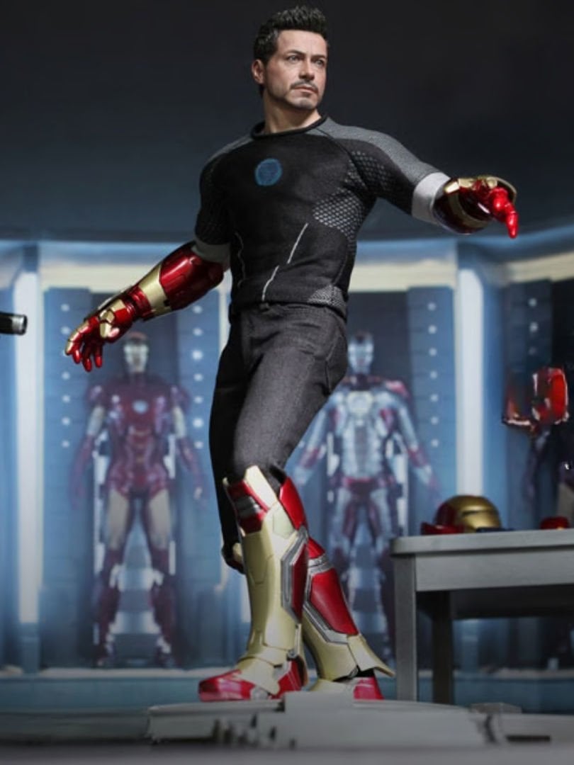 Iron Man 3 - Tony Stark (Armor Testing Version) 1/6 Scale Limited Edition Koleksiyon Figürü