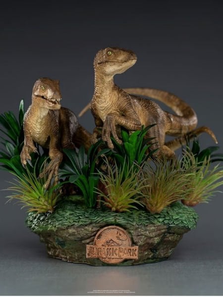 Jurassic Park - Just The Two Raptors 1/10 Deluxe Art Scale Limited Edition Heykel